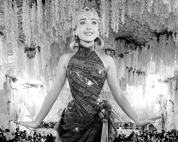 Sabrina Carpenter Attends the 2026 Met Gala Celebr