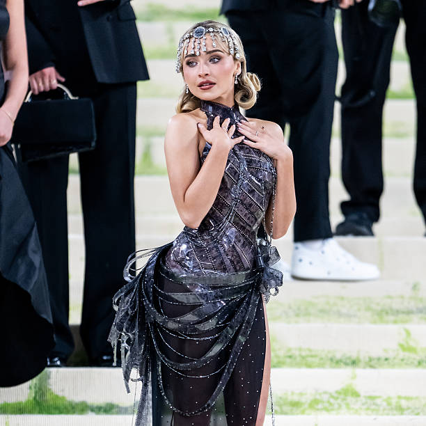 Sabrina Carpenter Attends the 2026 Met Gala Celebr
