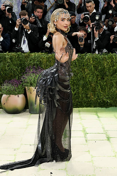 Sabrina Carpenter Attends the 2026 Met Gala Celebr