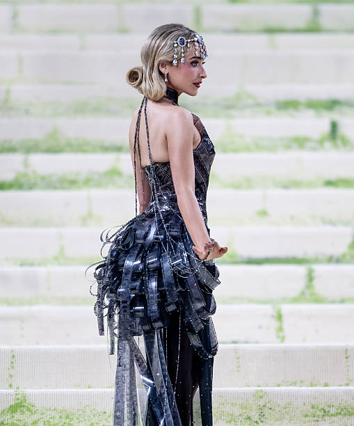Sabrina Carpenter Attends the 2026 Met Gala Celebr