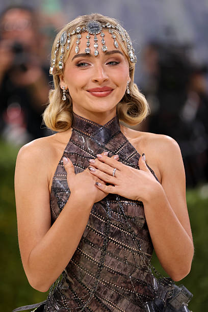 Sabrina Carpenter Attends the 2026 Met Gala Celebr
