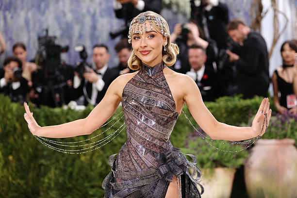 Sabrina Carpenter Attends the 2026 Met Gala Celebr