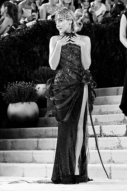 Sabrina Carpenter Attends the 2026 Met Gala Celebr