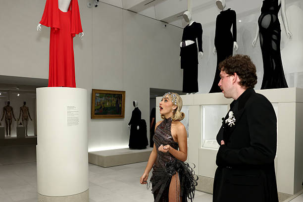 Sabrina Carpenter Attends the 2026 Met Gala Celebr
