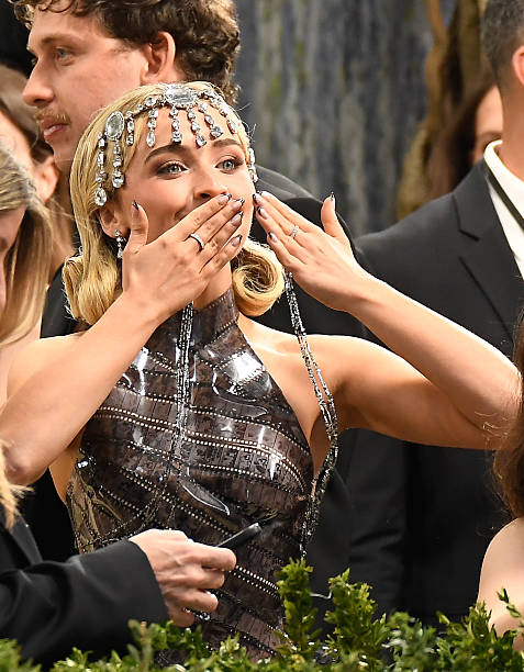 Sabrina Carpenter Attends the 2026 Met Gala Celebr