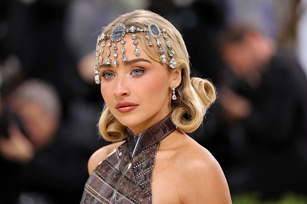 Sabrina Carpenter Attends the 2026 Met Gala Celebr