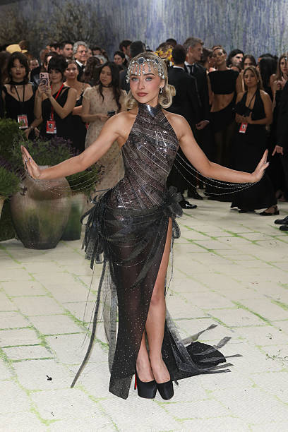Sabrina Carpenter Attends the 2026 Met Gala Celebr