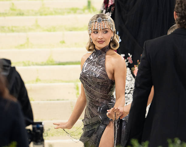 Sabrina Carpenter Attends the 2026 Met Gala Celebr