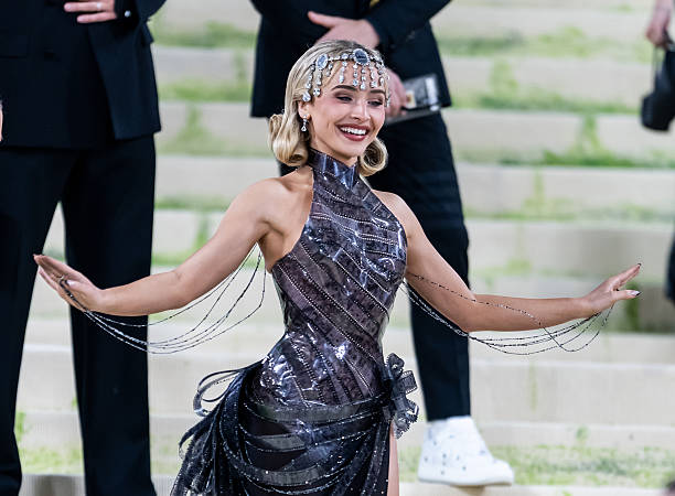 Sabrina Carpenter Attends the 2026 Met Gala Celebr