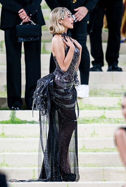 Sabrina Carpenter Attends the 2026 Met Gala Celebr