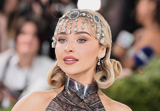 Sabrina Carpenter attends the 2026 Met Gala celebrating "Costume Art" at the Metropolitan Museum of Art on May 04, 2026 in New York City. — frame 3/19 (612×423)