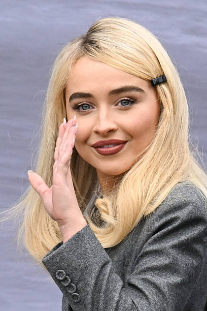 Sabrina Carpenter attends the Dior Homme Menswear Spring/Summer 2026 show as part of Paris Fashion Week on June 27, 2025 in Paris, France. — frame 1/7 (408×612)