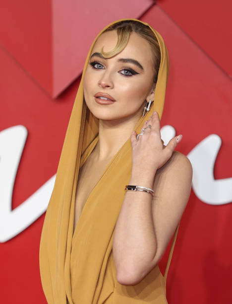 Sabrina Carpenter attends The Fashion Awards 2022 at the Royal Albert Hall on December 05, 2022 in London, England. (468×612)