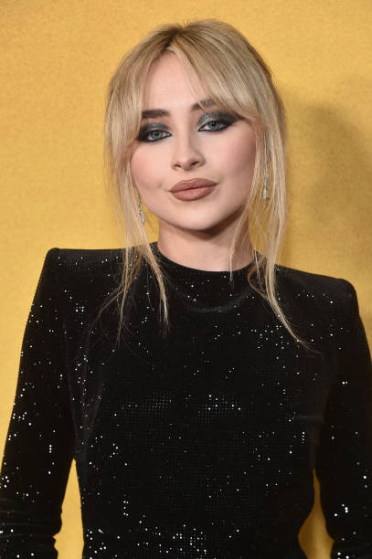 Sabrina Carpenter attends the Los Angeles Premiere of Amazon's "Emergency" at Directors Guild Of America on May 12, 2022 in Los Angeles, California. — frame 25/40 (407×612)