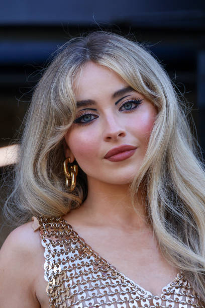 Sabrina Carpenter attends the Paco Rabanne Spring Summer 2023 show as part of Paris Fashion Week at Palais De Tokyoon July 03, 2022 in Paris, France. — frame 4/4 (408×612)
