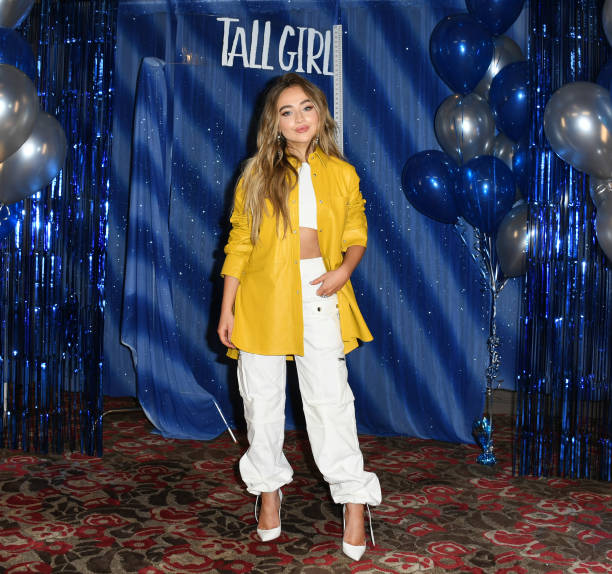 Sabrina Carpenter Attends the Photo Call for Netfl