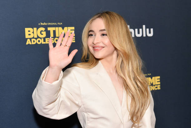 Sabrina Carpenter attends the premiere of "Big Time Adolescence" at Metrograph on March 05, 2020 in New York City. — frame 2/13 (612×411)