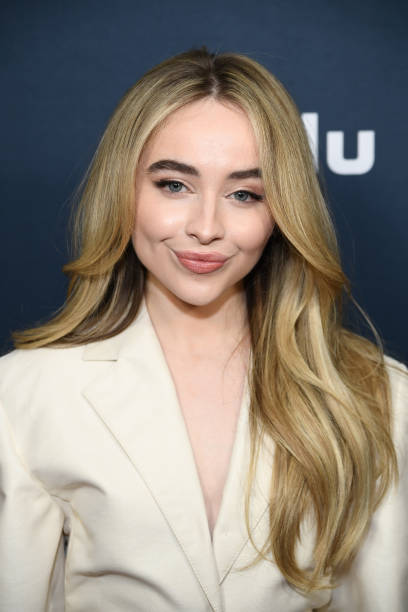 Sabrina Carpenter attends the premiere of "Big Time Adolescence" at Metrograph on March 05, 2020 in New York City. — frame 5/13 (408×612)