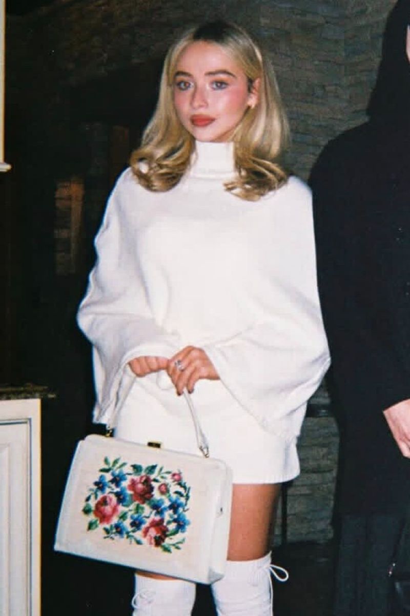 Sabrina Carpenter in Buci Knit Poncho on Sunday