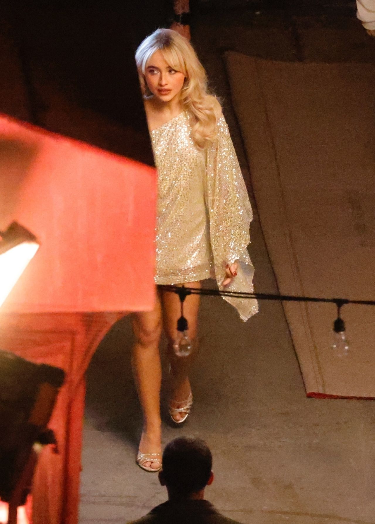 Sabrina Carpenter in Sequin Dress Filming Pringles Commercial (1280×1789)