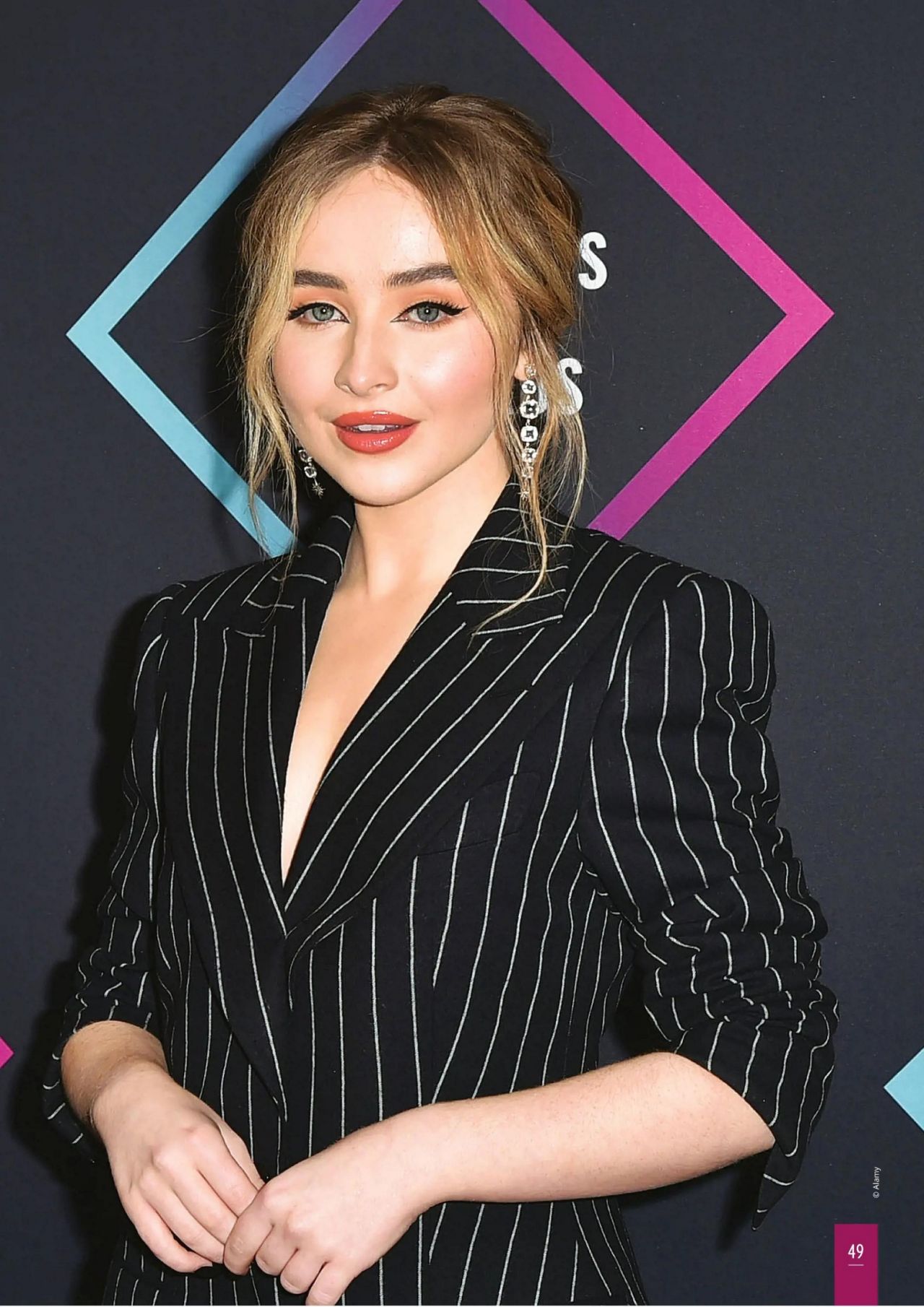 Sabrina Carpenter in The Unofficial Fan Guide 2026 (1280×1810)