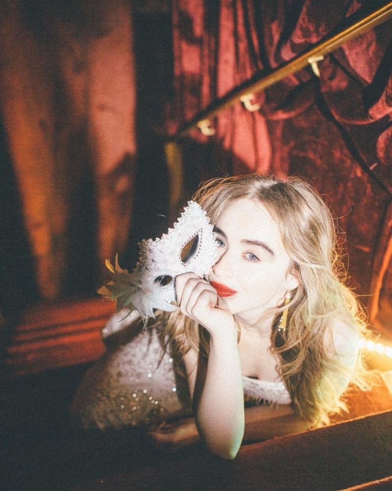 Sabrina Carpenter in Tmrw Magazine August 2019 (800×1000)