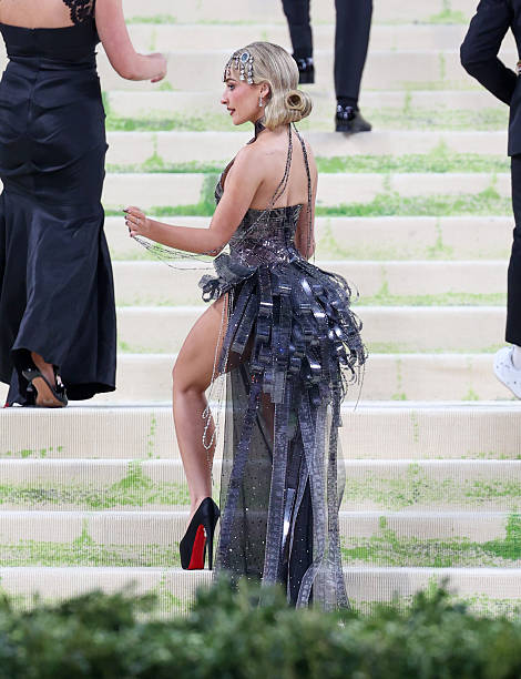 Sabrina Carpenter is Seen at Metropolitan Museum