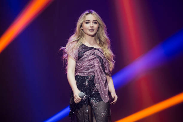 Sabrina Carpenter Joins the Vamps on Stage at Manc