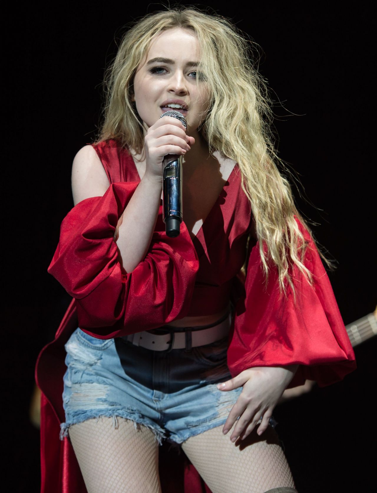 Sabrina Carpenter Performing at the O2 Arena, London (1280×1671)