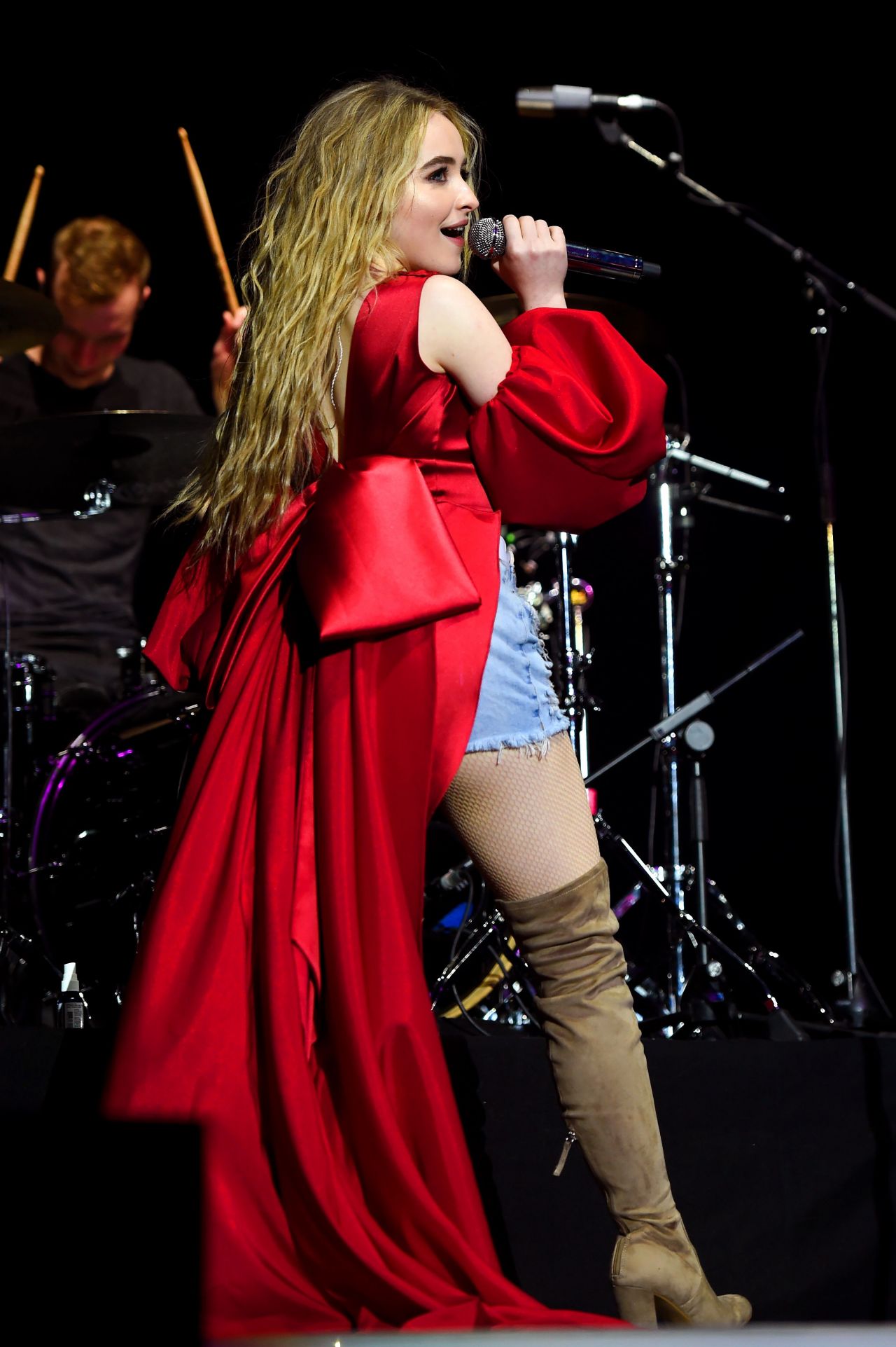 Sabrina Carpenter Performing at the Arena Londo