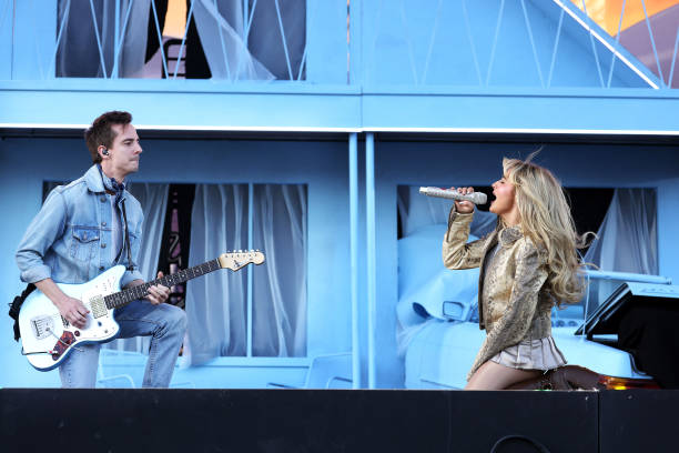Sabrina Carpenter Performs at Coachella on Friday