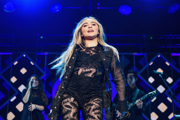 Sabrina Carpenter Performs During Kiss