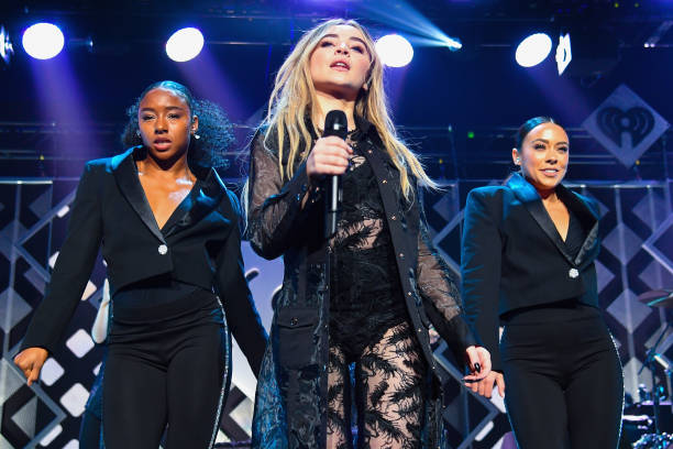 Sabrina Carpenter Performs During Kiss