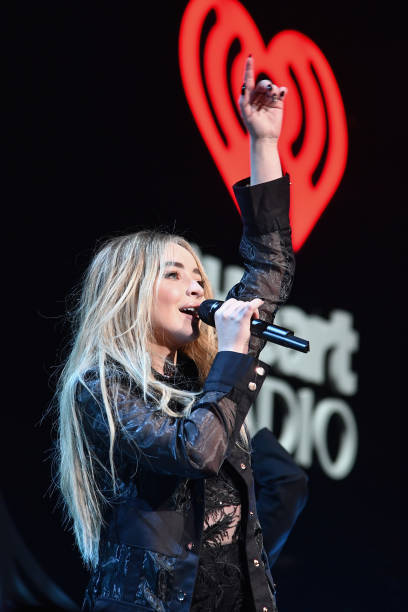 Sabrina Carpenter Performs During Kiss