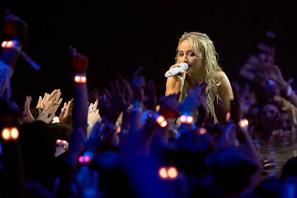 Sabrina Carpenter Performs During the 2025 Mtv Vid