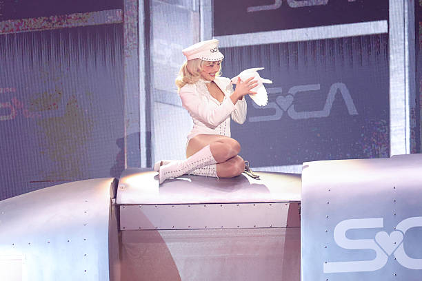 Sabrina Carpenter Performs Onstage at the Gra