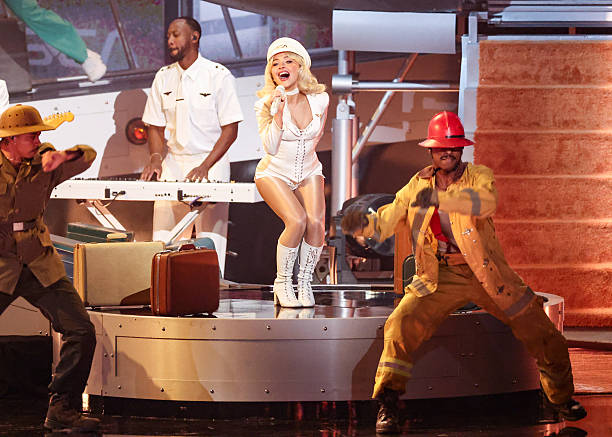 Sabrina Carpenter Performs Onstage at the Gra