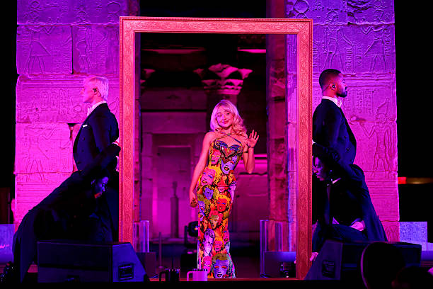 Sabrina Carpenter Performs Onstage During the 2026 (612×408)