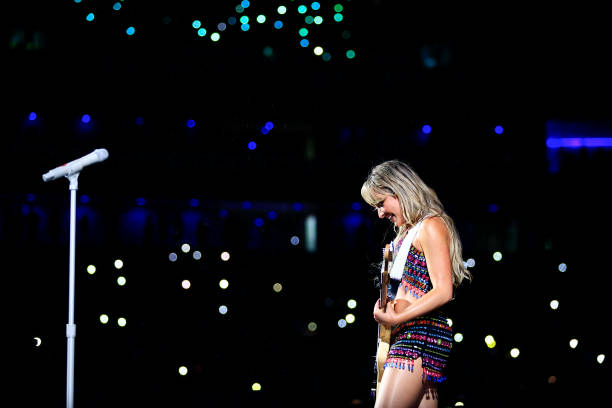 Sabrina Carpenter Performs Onstage Prior