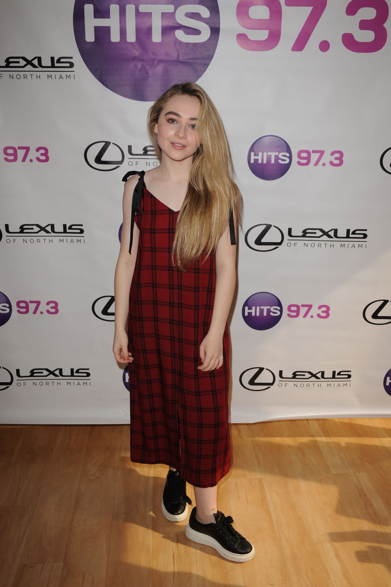Portrait Session at 97.3 Radio Station in Fort Lauderdale (1280×1920)