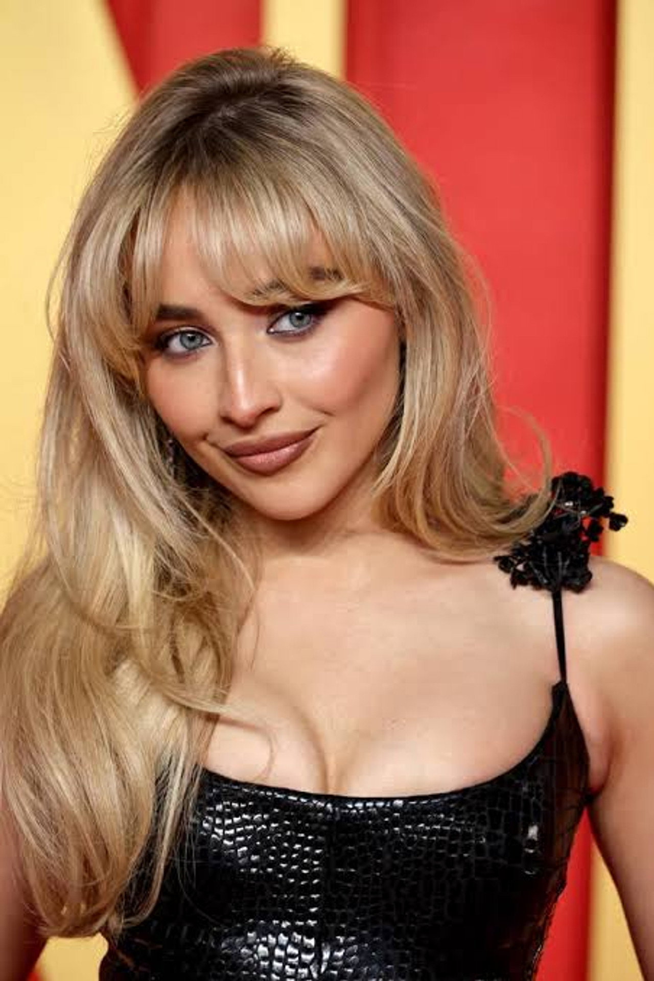 Sabrina Carpenter — Profile Photo