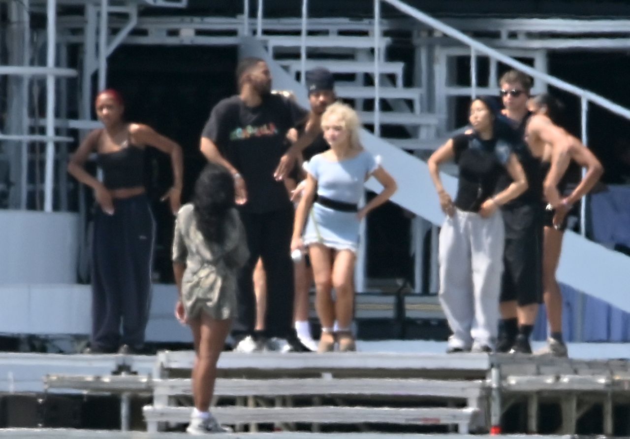 Sabrina Carpenter Rehearses for Primavera Sound