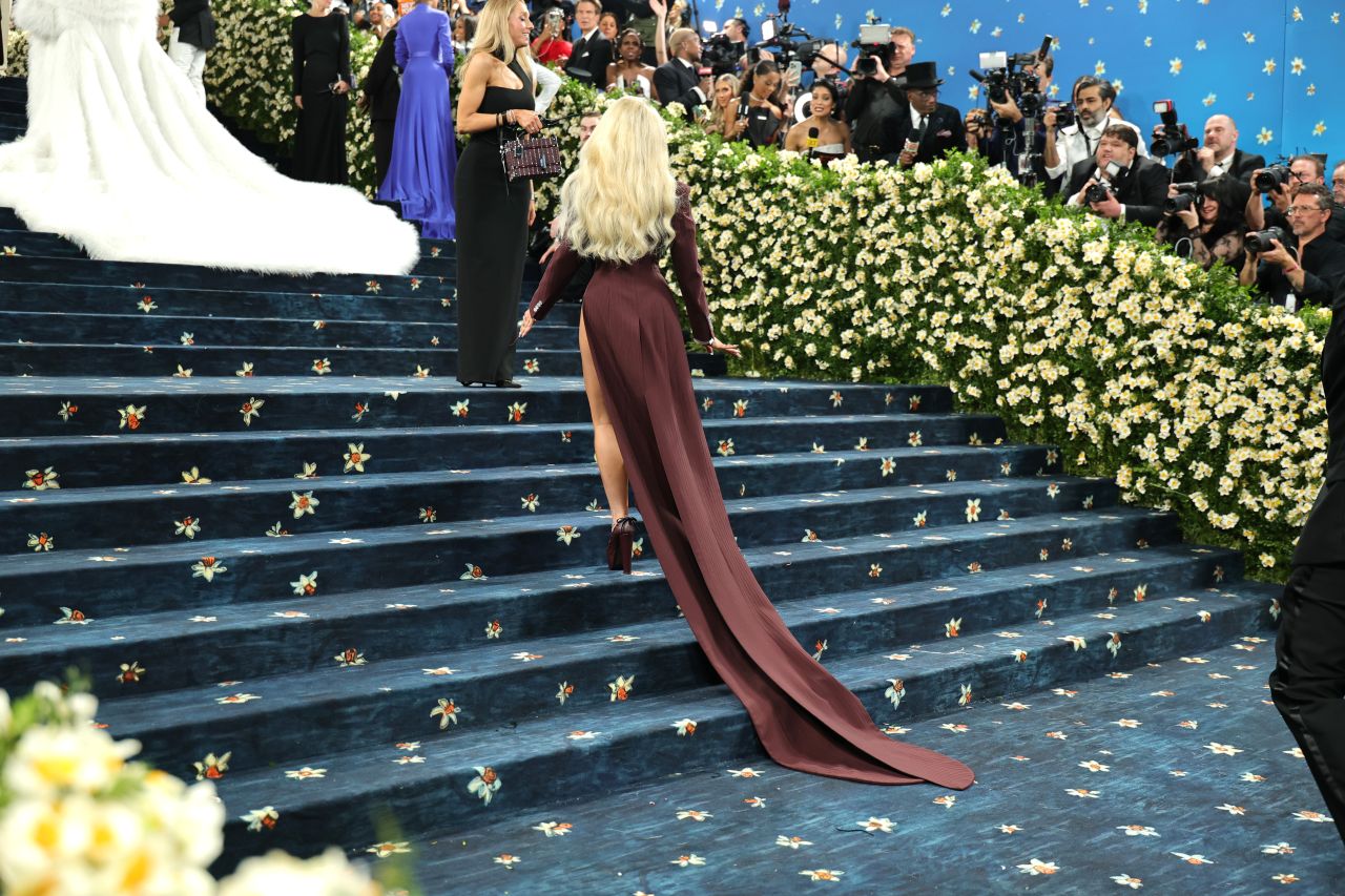 Sabrina Carpenter S Bold Met Gala 2025 Look