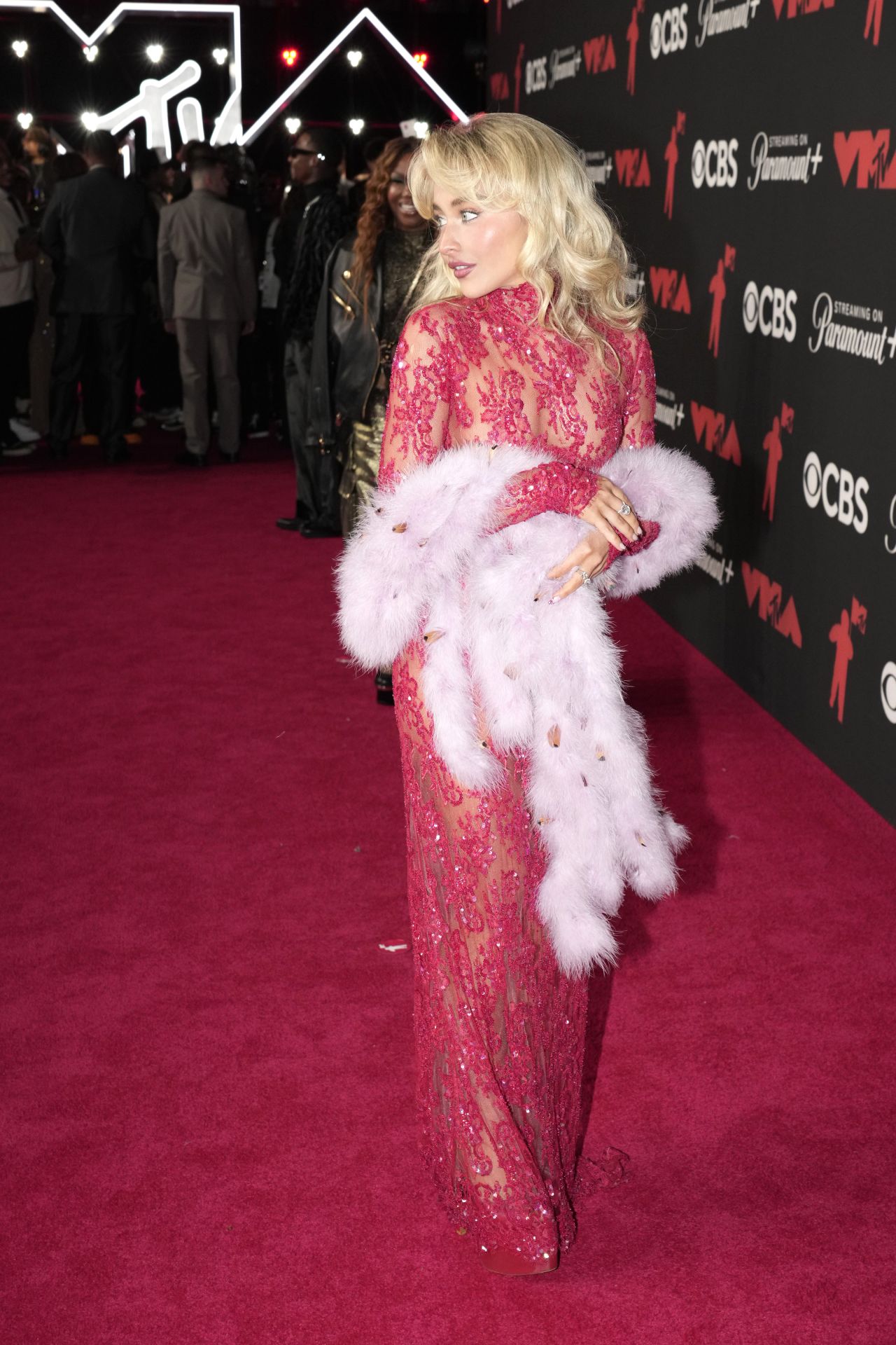 Sabrina Carpenter S Bold Red Carpet Rebirth How