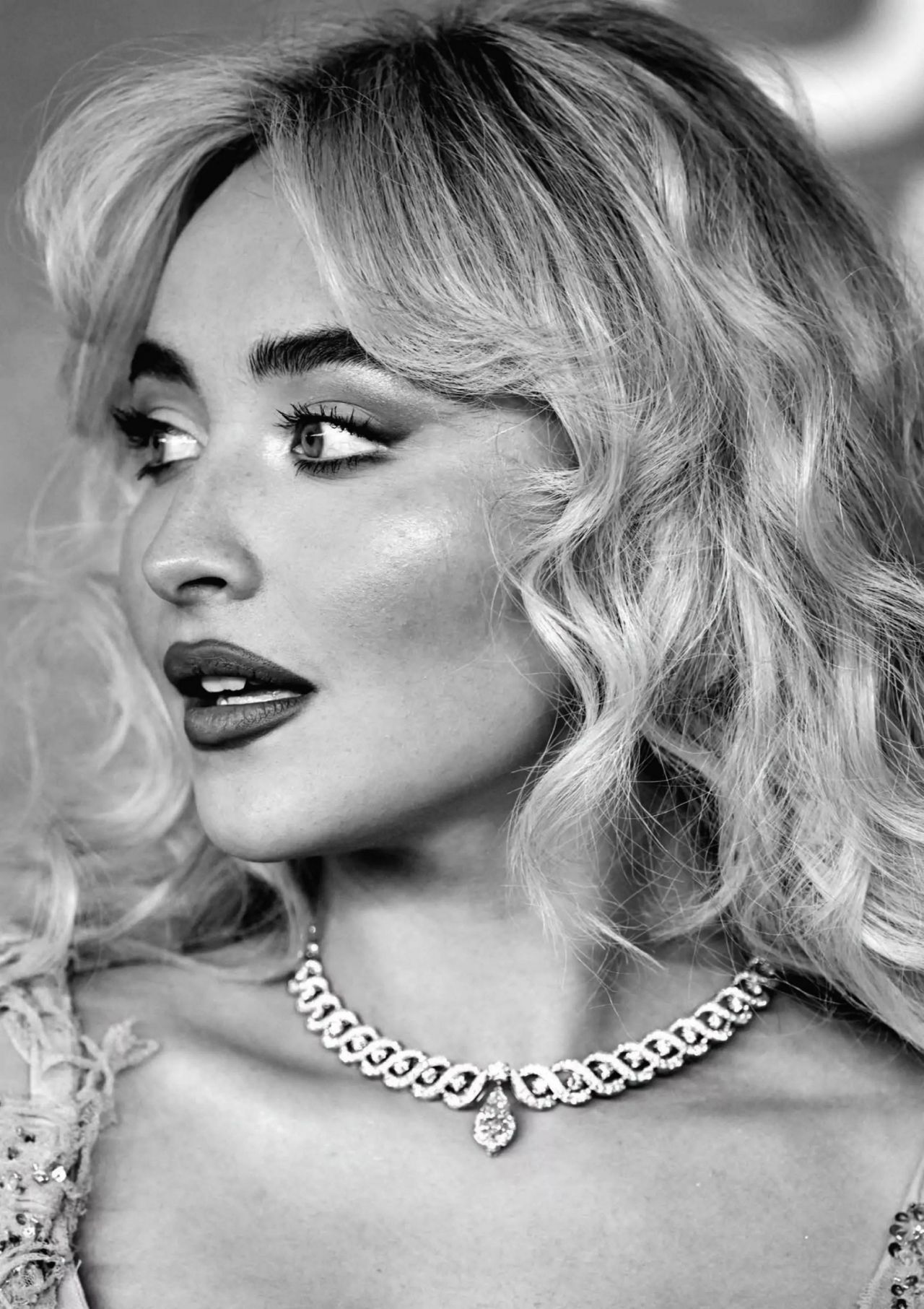 Sabrina Carpenter S Pop Goddess Glamour for 2025 (1280×1813)