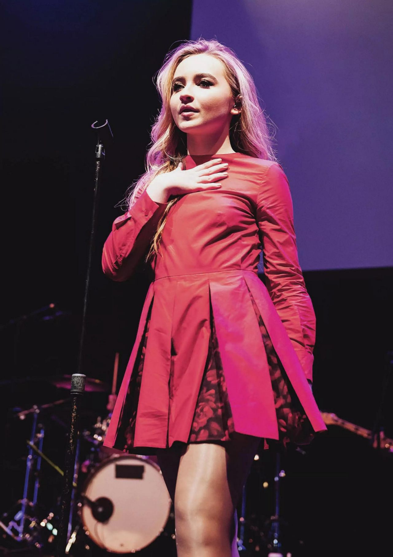 Sabrina Carpenter S Pop Goddess Glamour for 2025