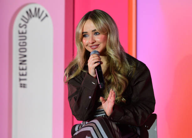 Sabrina Carpenter speaks onstage at Teen Vogue Summit 2022 at Goya Studios on November 12, 2022 in Los Angeles, California. — frame 7/11 (612×441)