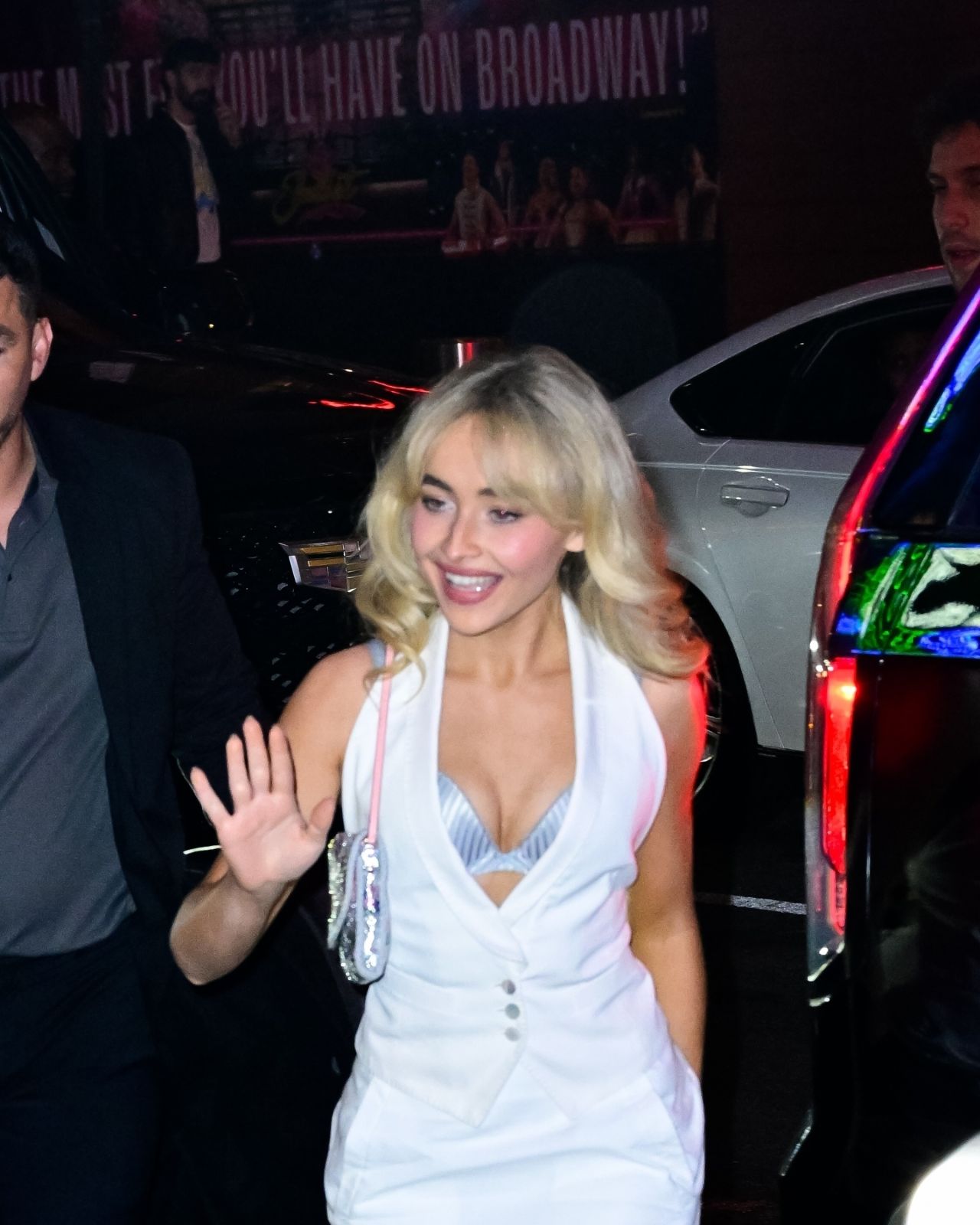 Sabrina Carpenter Stuns in Chic Look for SNL Afterparty October 2025 (1280×1600)