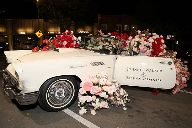 View of atmosphere is pictured pictured ahead of the biggest night in music at Max & Helen’s on January 30, 2026 in Los Angeles, California. Stars were seen sipping on the cocktail of the weekend, the Go Go Highball, created by Johnnie Walker with GRAMMY award-winning partner Sabrina Carpenter. (612×408)