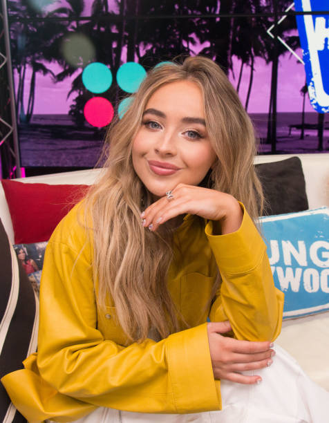 Sabrina Carpenter — Sabrina Carpenter And Ava Michelle Visit Young Hollywood Studio